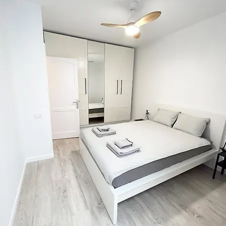 Beautiful, 2 Double Bedrooms Apartment In Central Los Cristianos, 3 Mins From The Beach Arona  Exterior foto