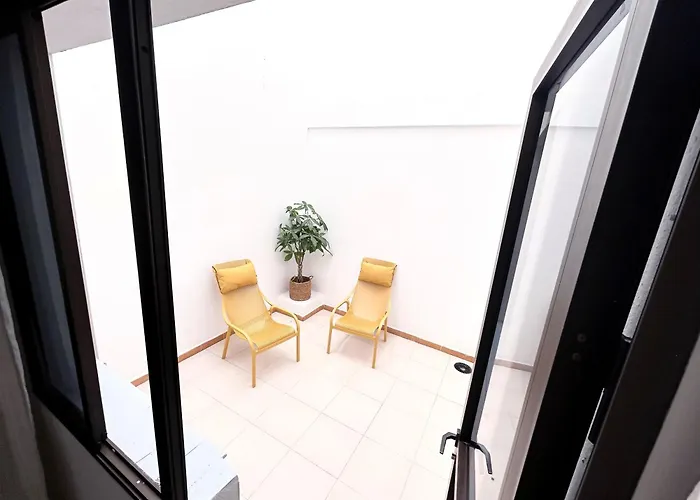 Beautiful, 2 Double Bedrooms Apartment In Central Los Cristianos, 3 Mins From The Beach