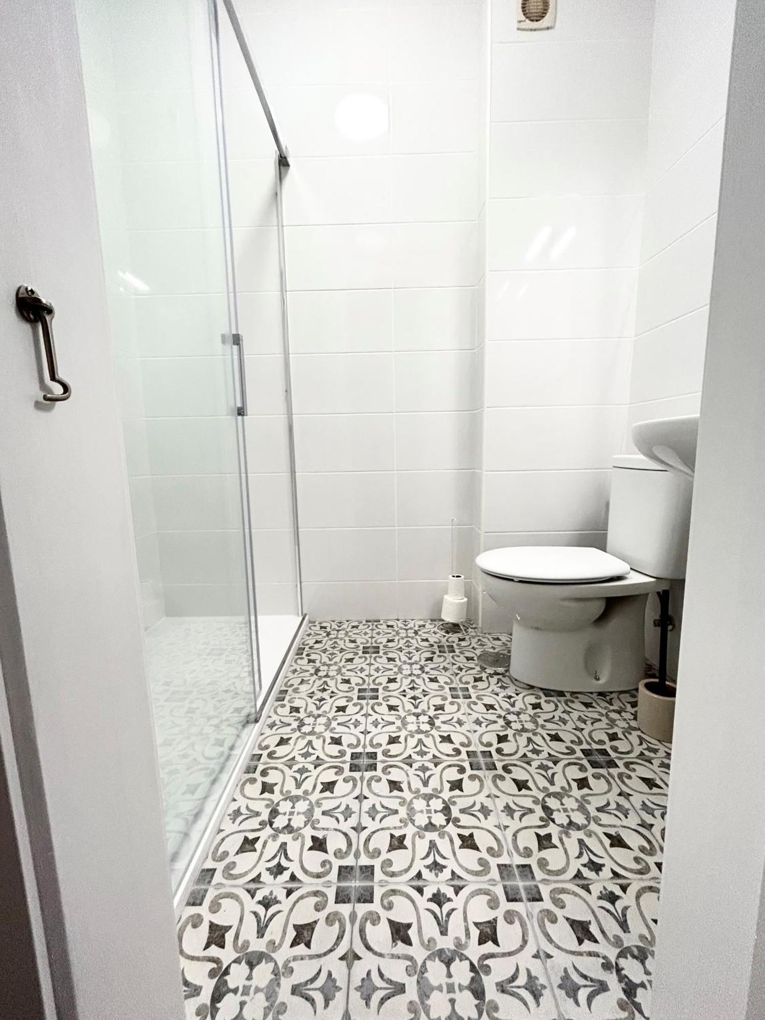 Beautiful, 2 Double Bedrooms In Cristianos, 3 Mins From The Apartment